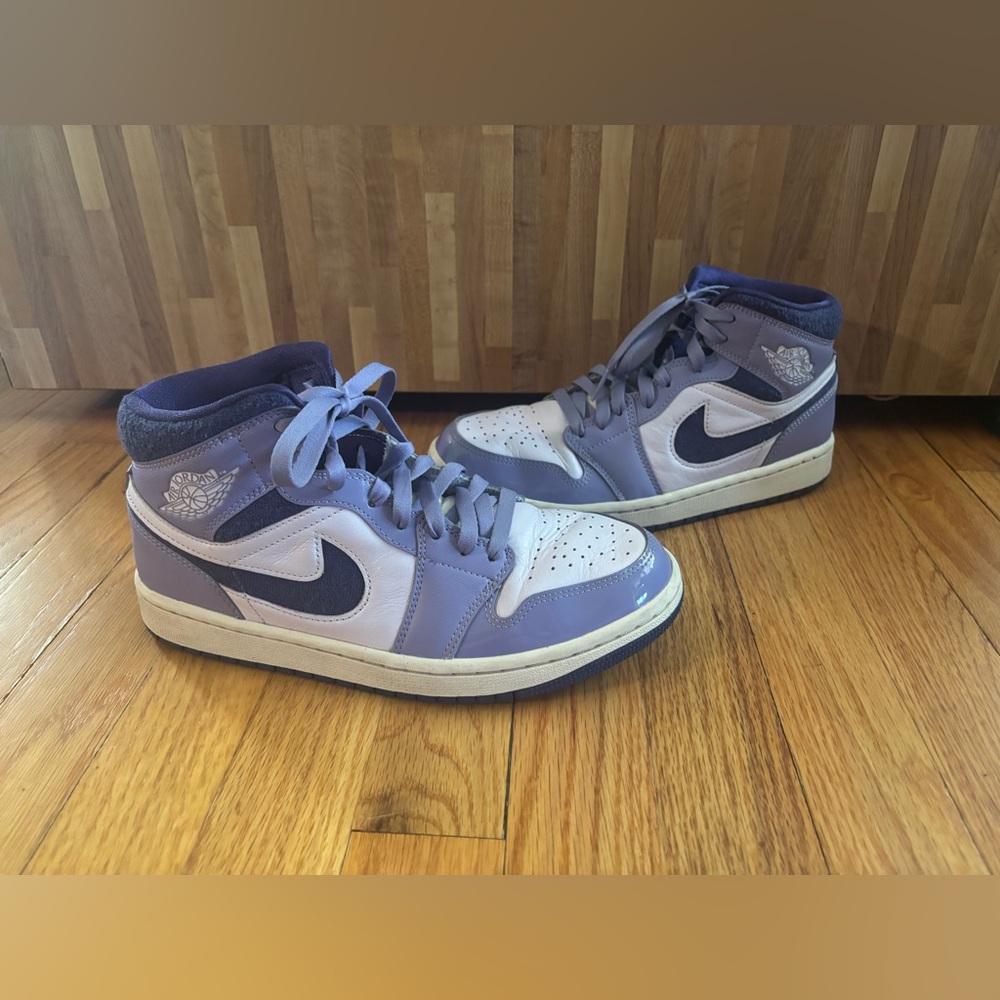 Air Jordan 1 Mid SE Light Purple Chenille DZ3745-500 Women Size 8.5